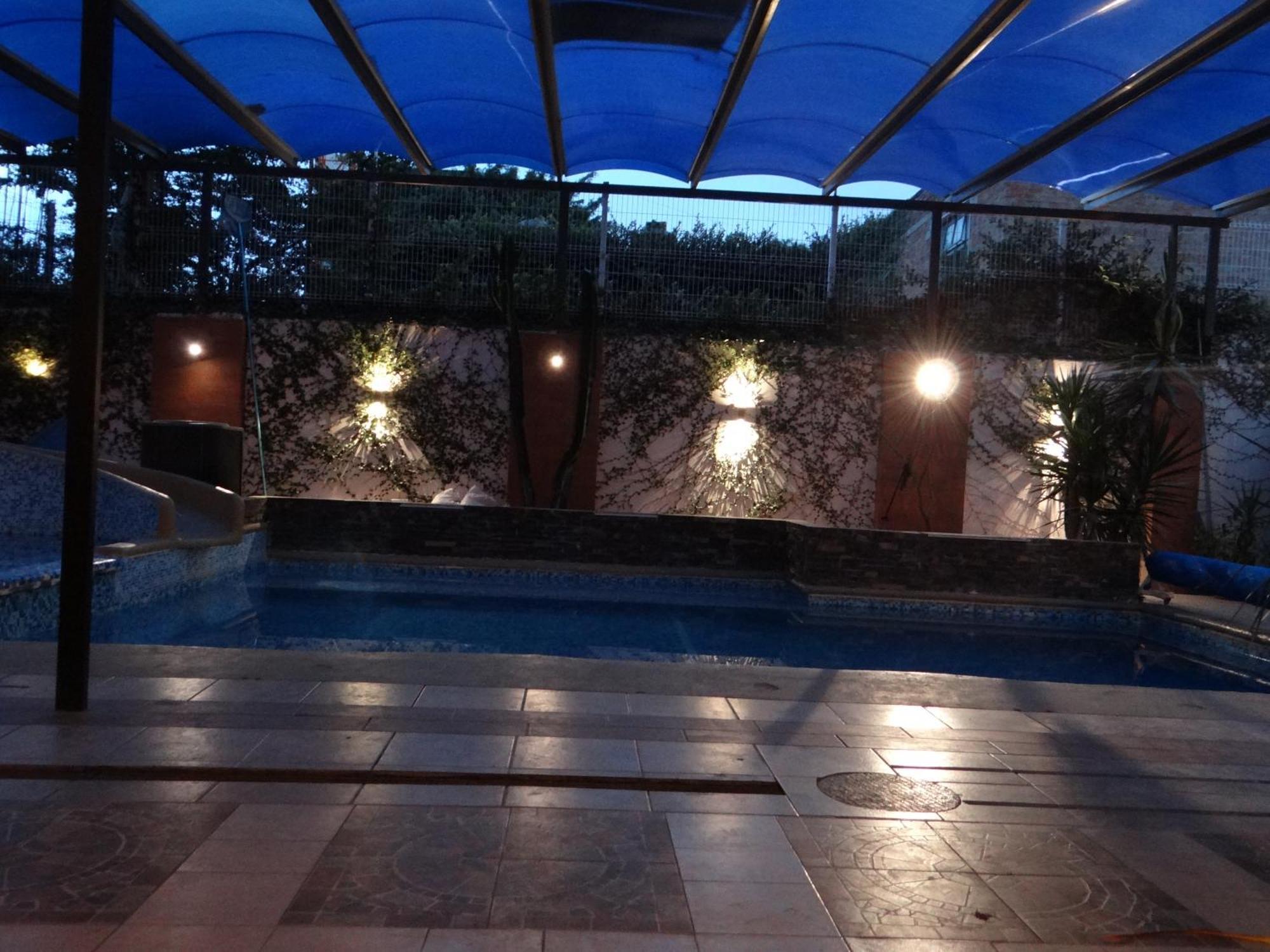 Hostal Vitta Guadalajara Exteriör bild